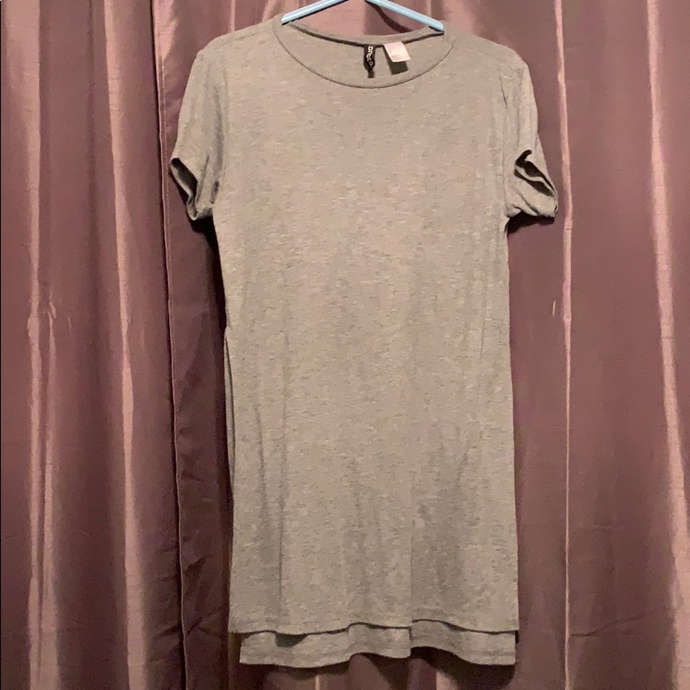 Long, short sleeved gray shirt